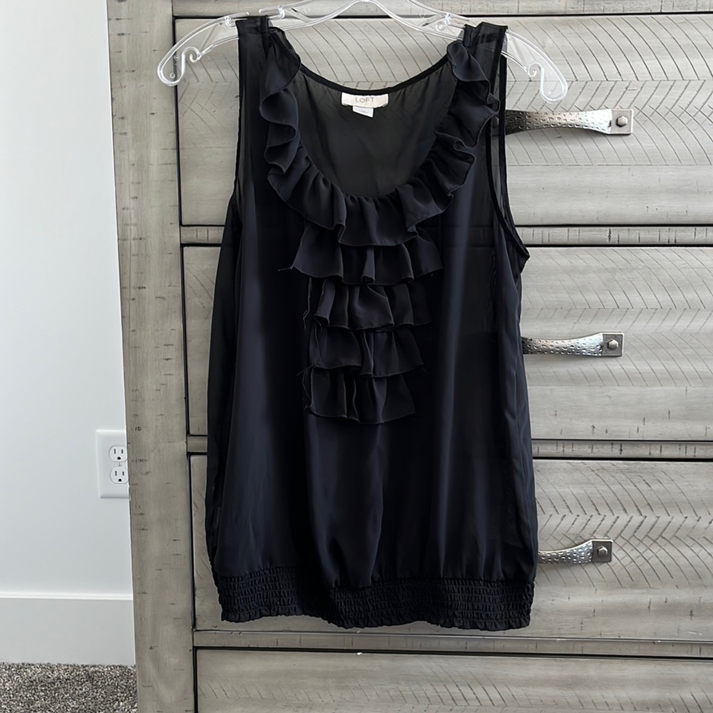 Elastic waist sleeveless top